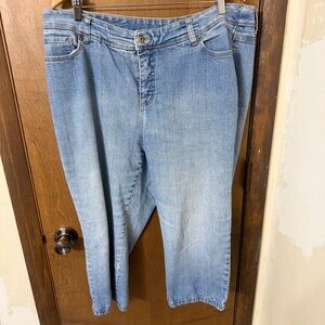 St. John's Bay 18W Light Wash Capri Crop Jeans